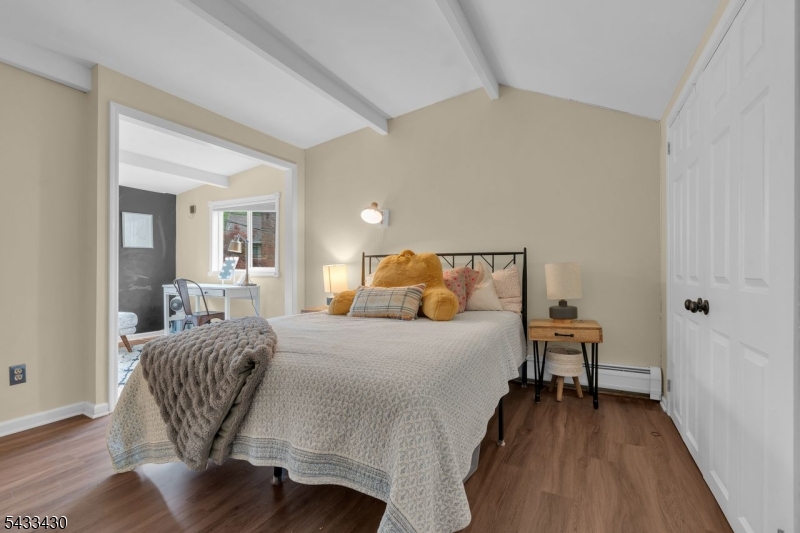 30 Laurel Dr