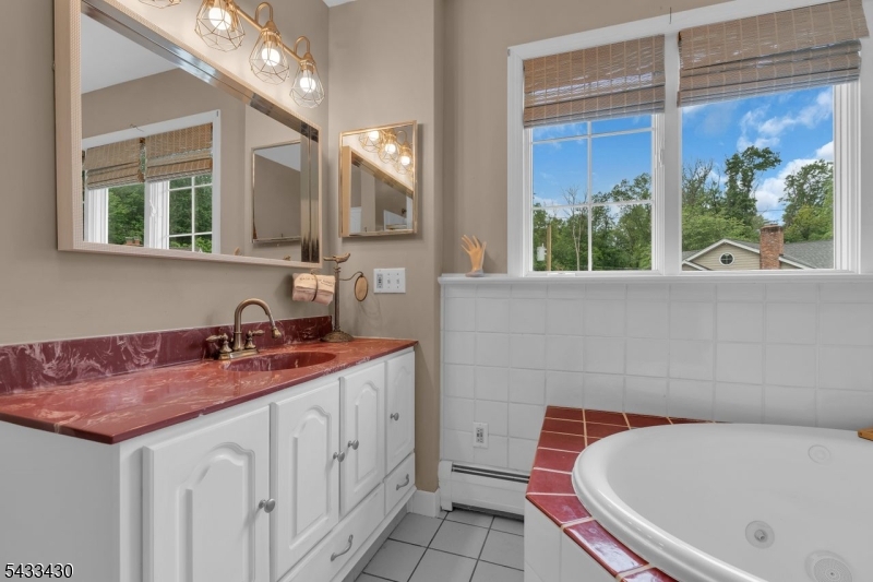 30 Laurel Dr