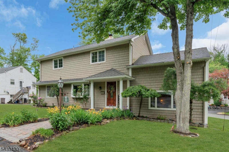 30 Laurel Dr