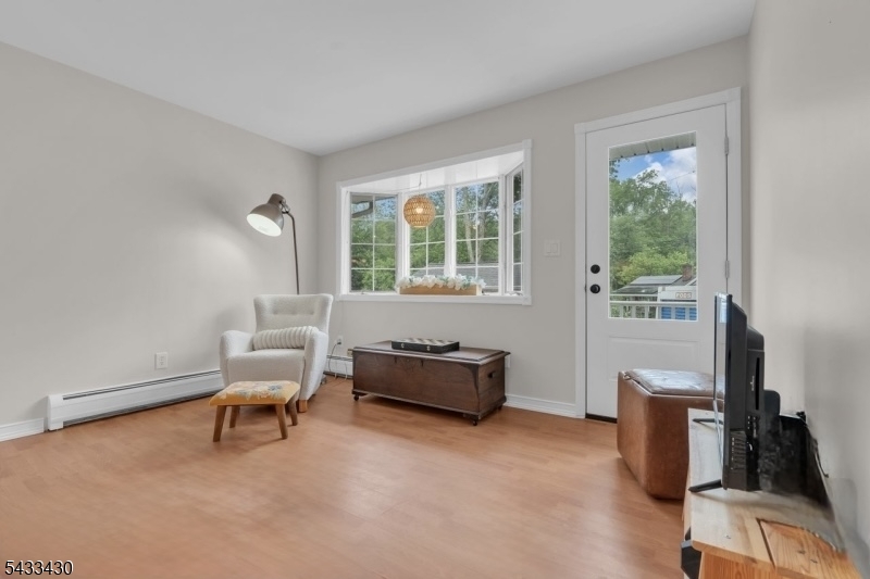 30 Laurel Dr