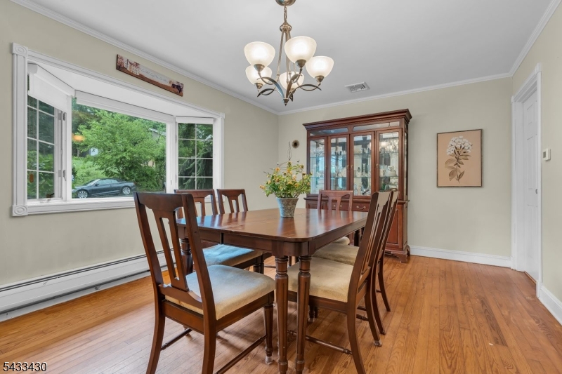 30 Laurel Dr