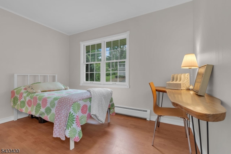 30 Laurel Dr