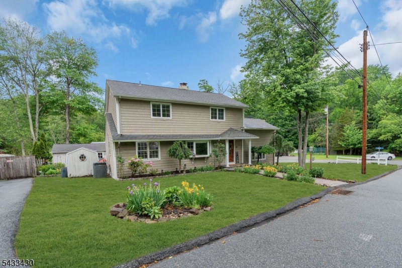30 Laurel Dr