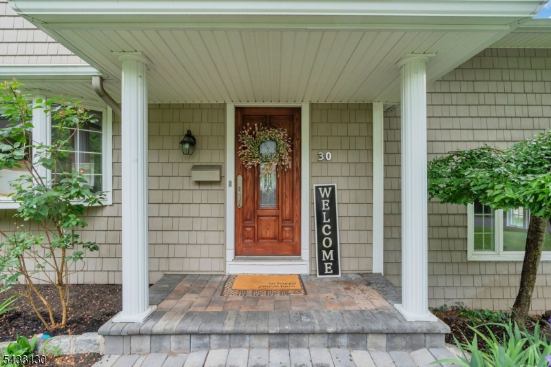 30 Laurel Dr