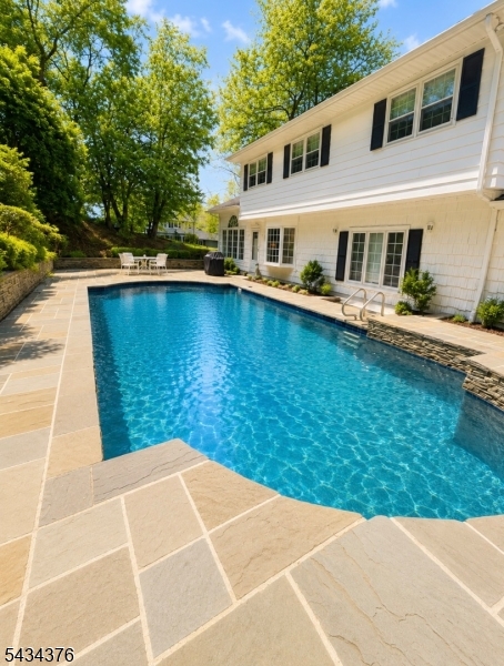 151 Kingwood Dr