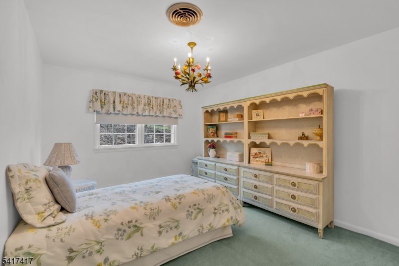 151 Kingwood Dr