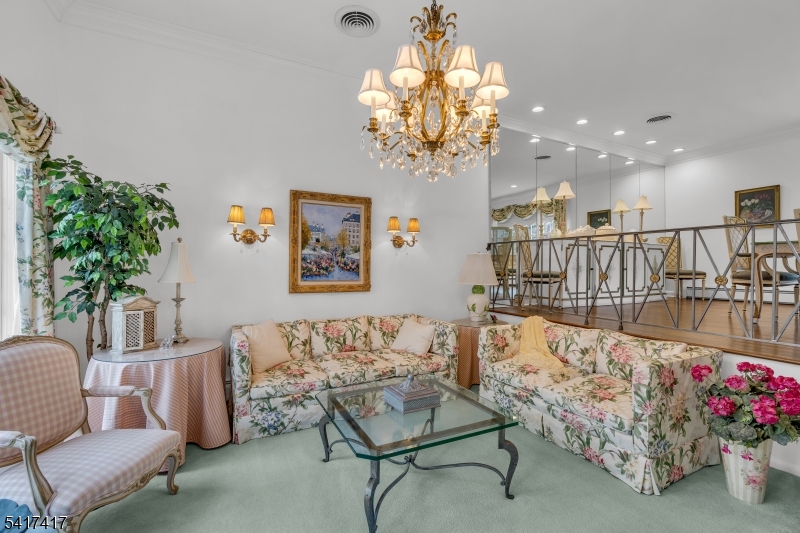 151 Kingwood Dr