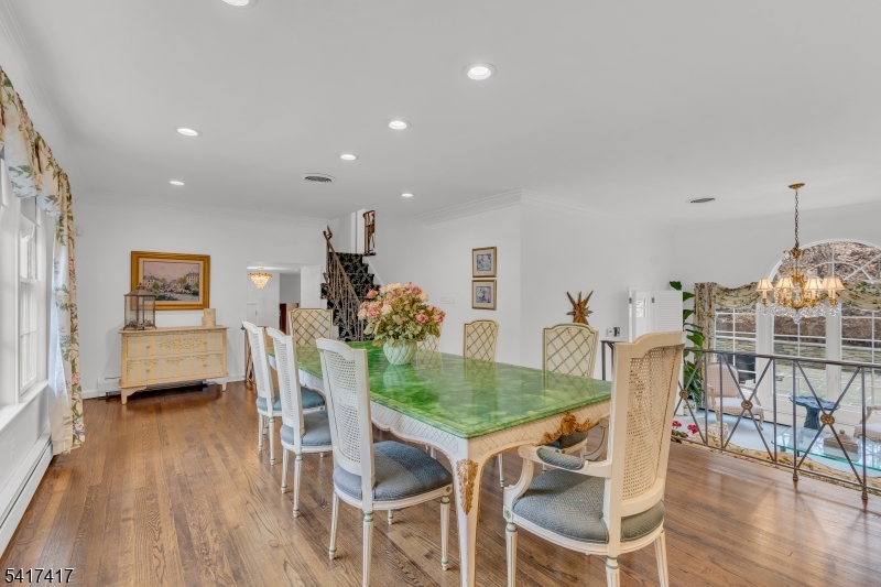 151 Kingwood Dr