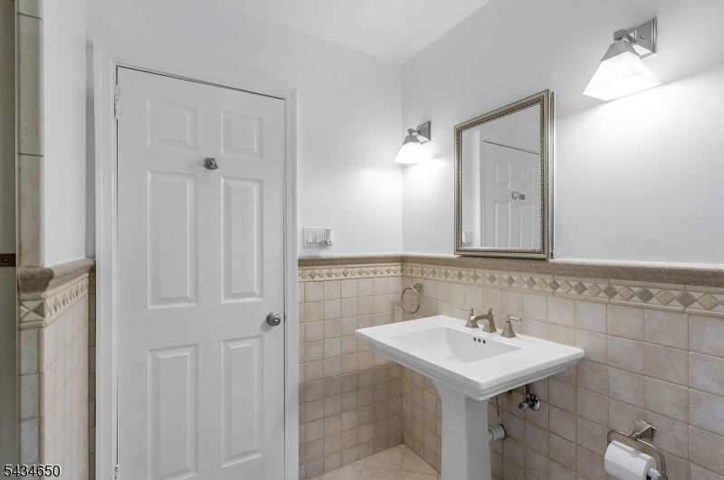 596 Terhune Dr