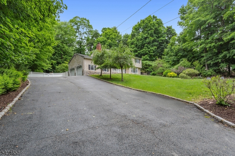 596 Terhune Dr