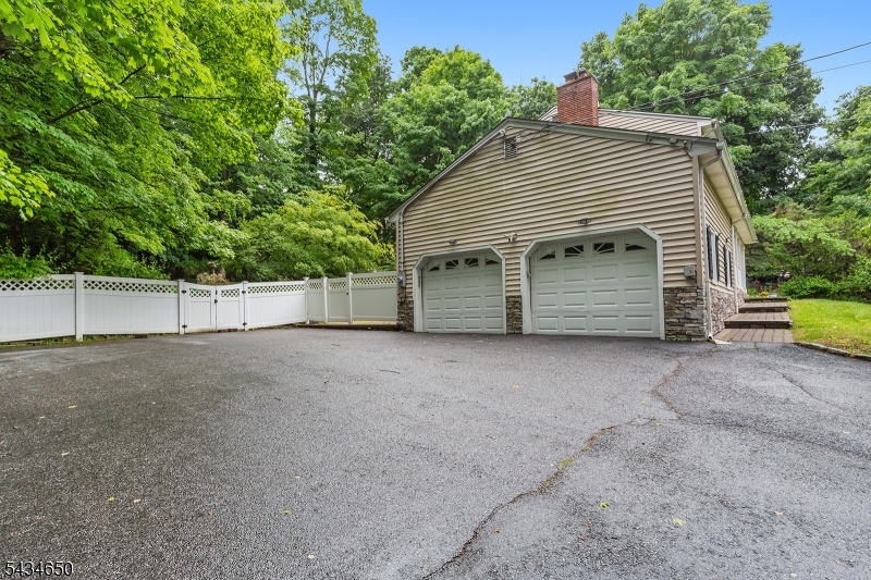 596 Terhune Dr