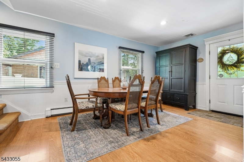 11 Lake Trail East