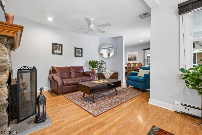 11 Lake Trail East