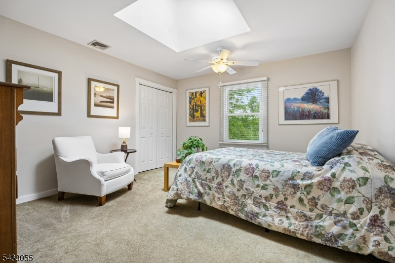 11 Lake Trail East