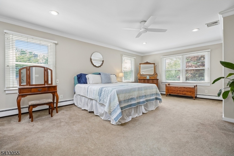 11 Lake Trail East