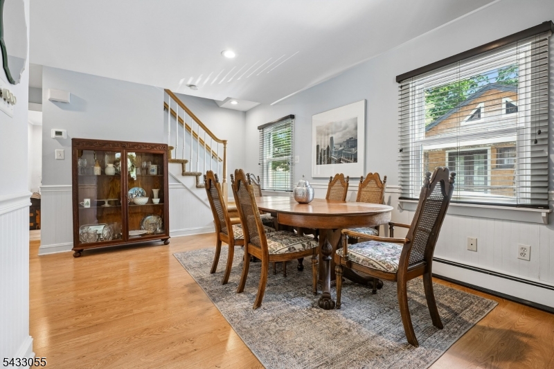 11 Lake Trail East