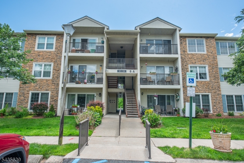 132 Robertson Way