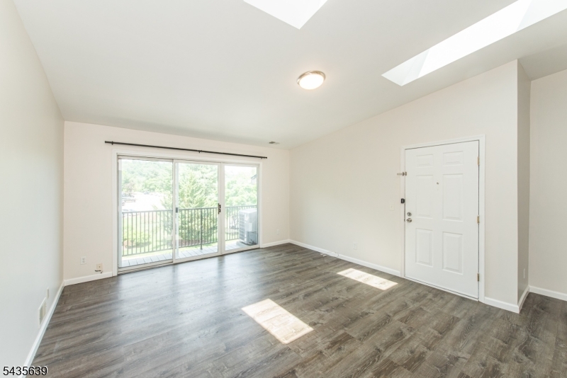 132 Robertson Way