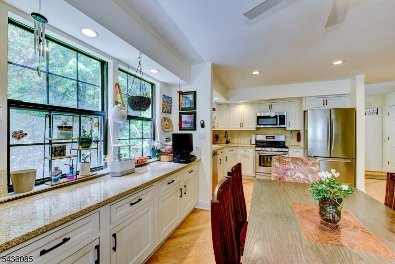 57H Bunker Hill Rd H