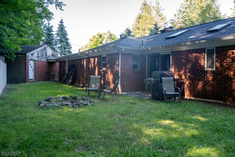 45 Peters Ln