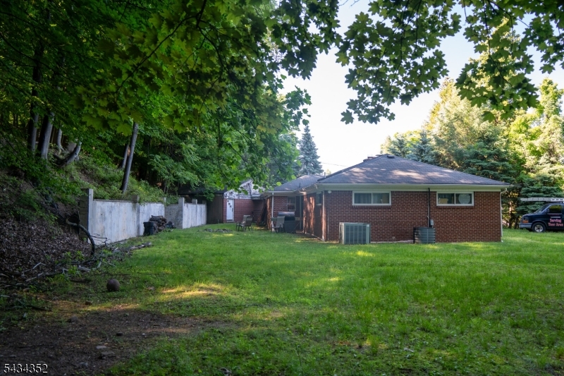 45 Peters Ln