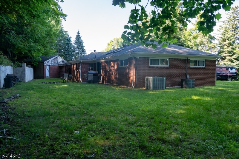 45 Peters Ln