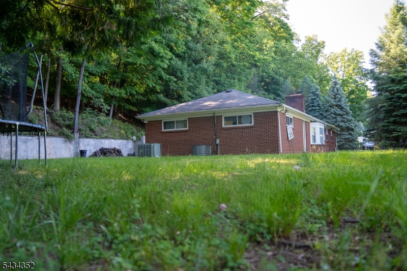 45 Peters Ln