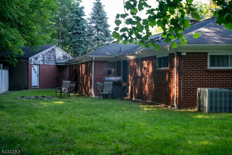 45 Peters Ln
