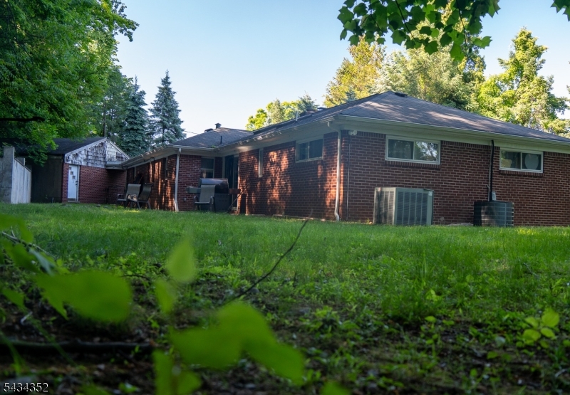 45 Peters Ln