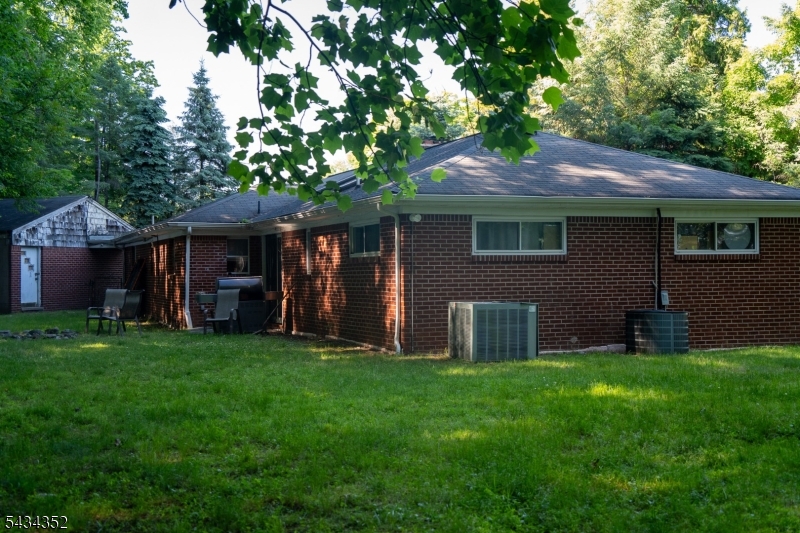 45 Peters Ln