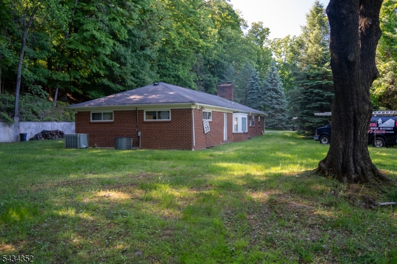 45 Peters Ln