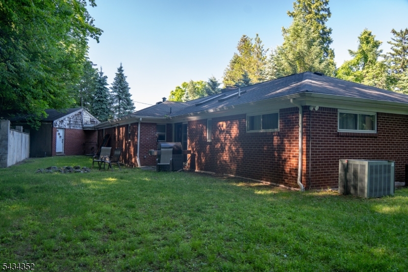 45 Peters Ln