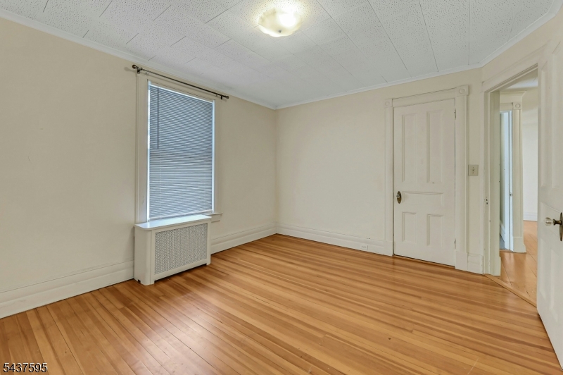 16 N Mountain Ave