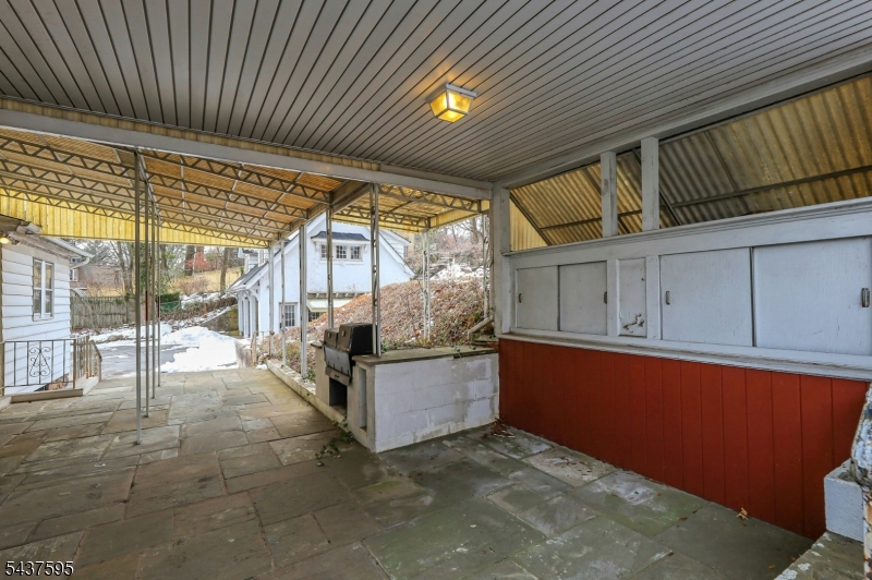 16 N Mountain Ave