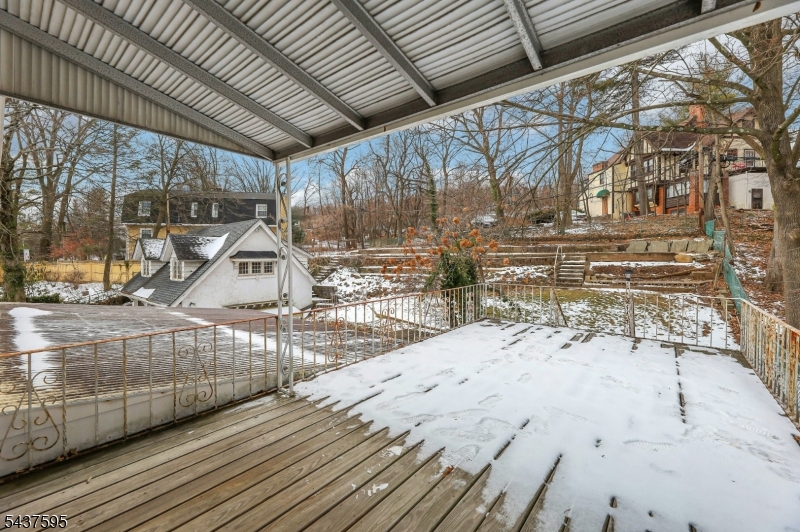 16 N Mountain Ave