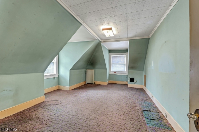 16 N Mountain Ave