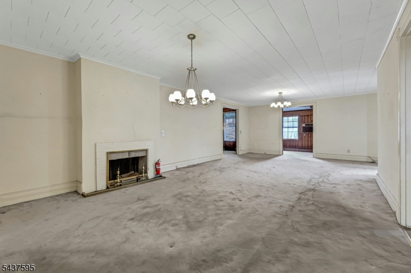16 N Mountain Ave