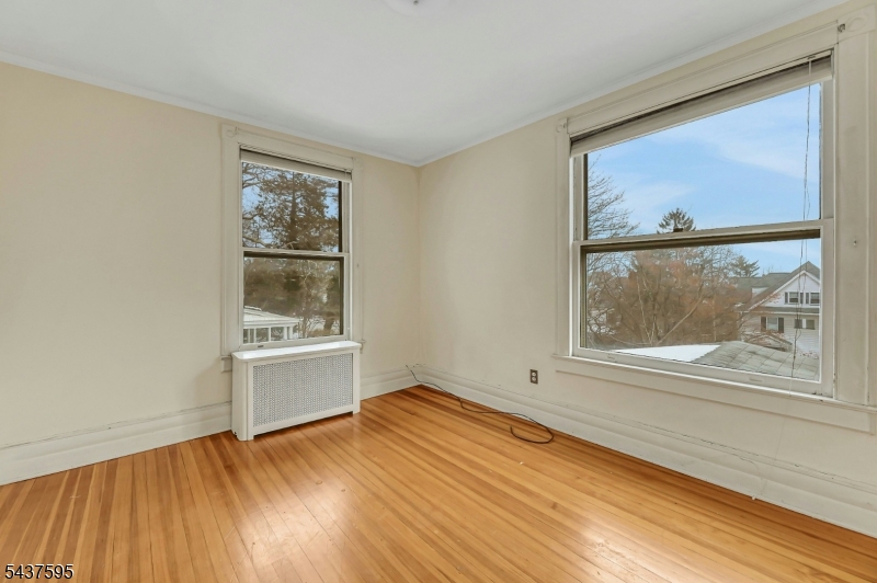 16 N Mountain Ave