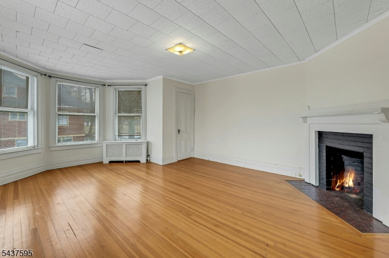 16 N Mountain Ave