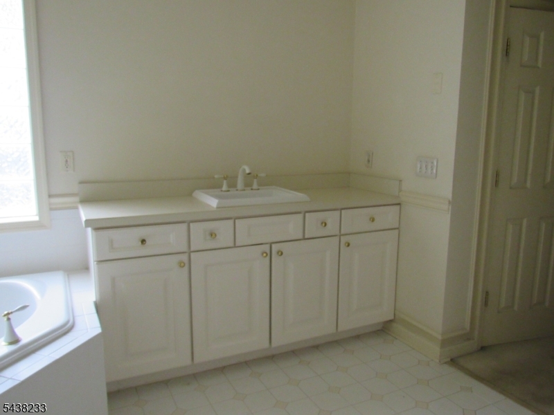 26 Bethpage Dr
