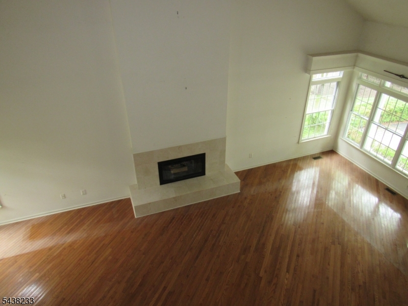 26 Bethpage Dr