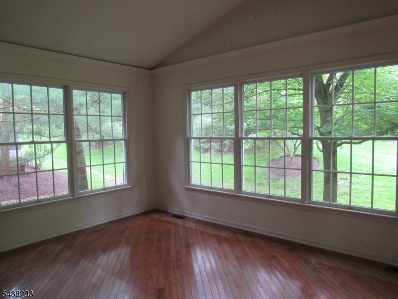26 Bethpage Dr