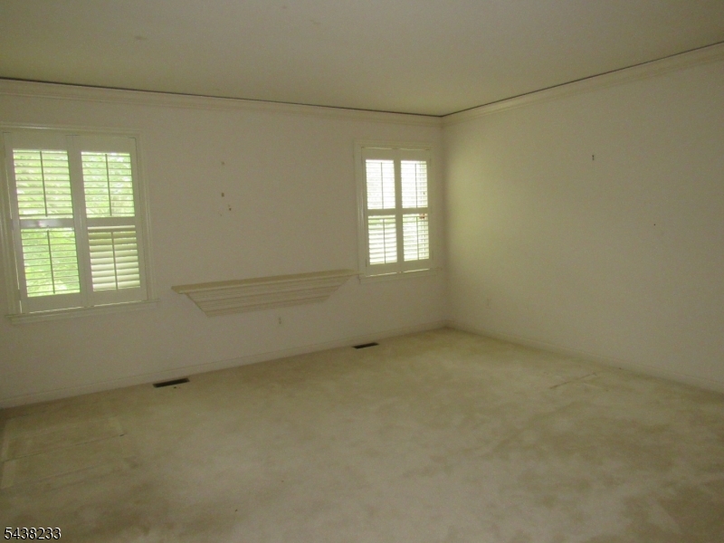 26 Bethpage Dr