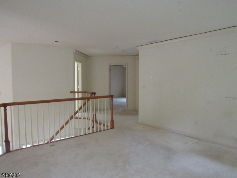 26 Bethpage Dr