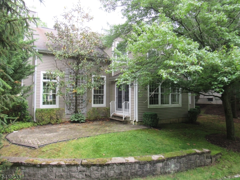 26 Bethpage Dr