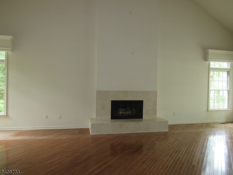 26 Bethpage Dr