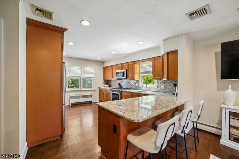 74 Minnehaha Blvd
