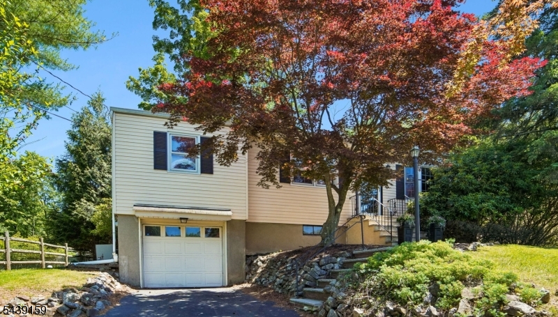 74 Minnehaha Blvd