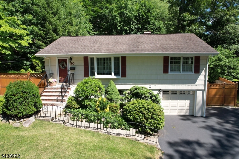 30 Knolls Rd