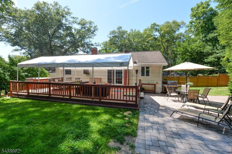 30 Knolls Rd